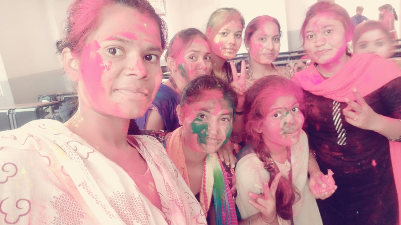 HOLI 2022